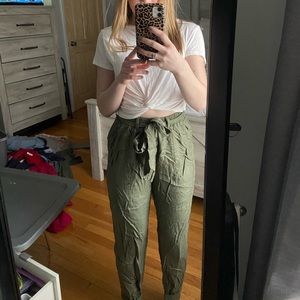 Olive Hollister pants size xs